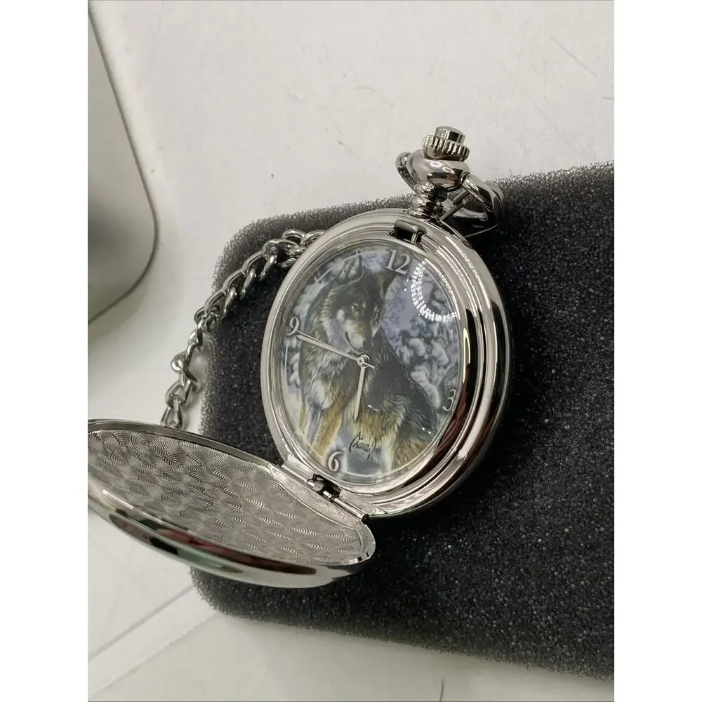 Avon Al Agnew Wolf Pocket Watch Mens Majestic Encounters Art Watch New Battery